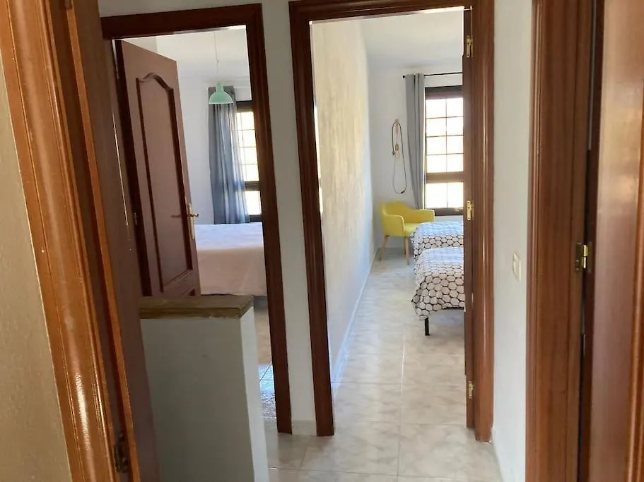 הוילה אל מדאנו Pool House Mencey